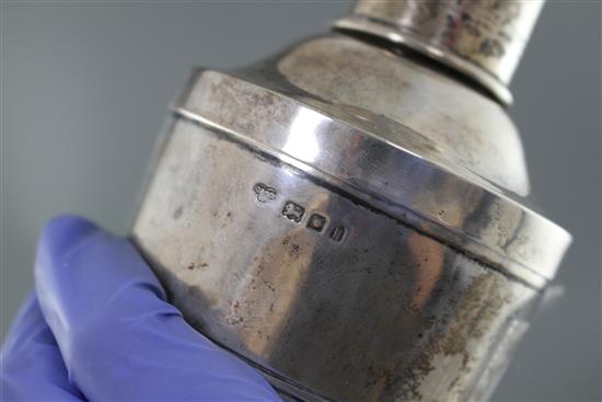 A George V silver cocktail shaker, by Goldsmiths & Silversmiths Co. Ltd, London, 1925, height 18.1cm, 11oz.